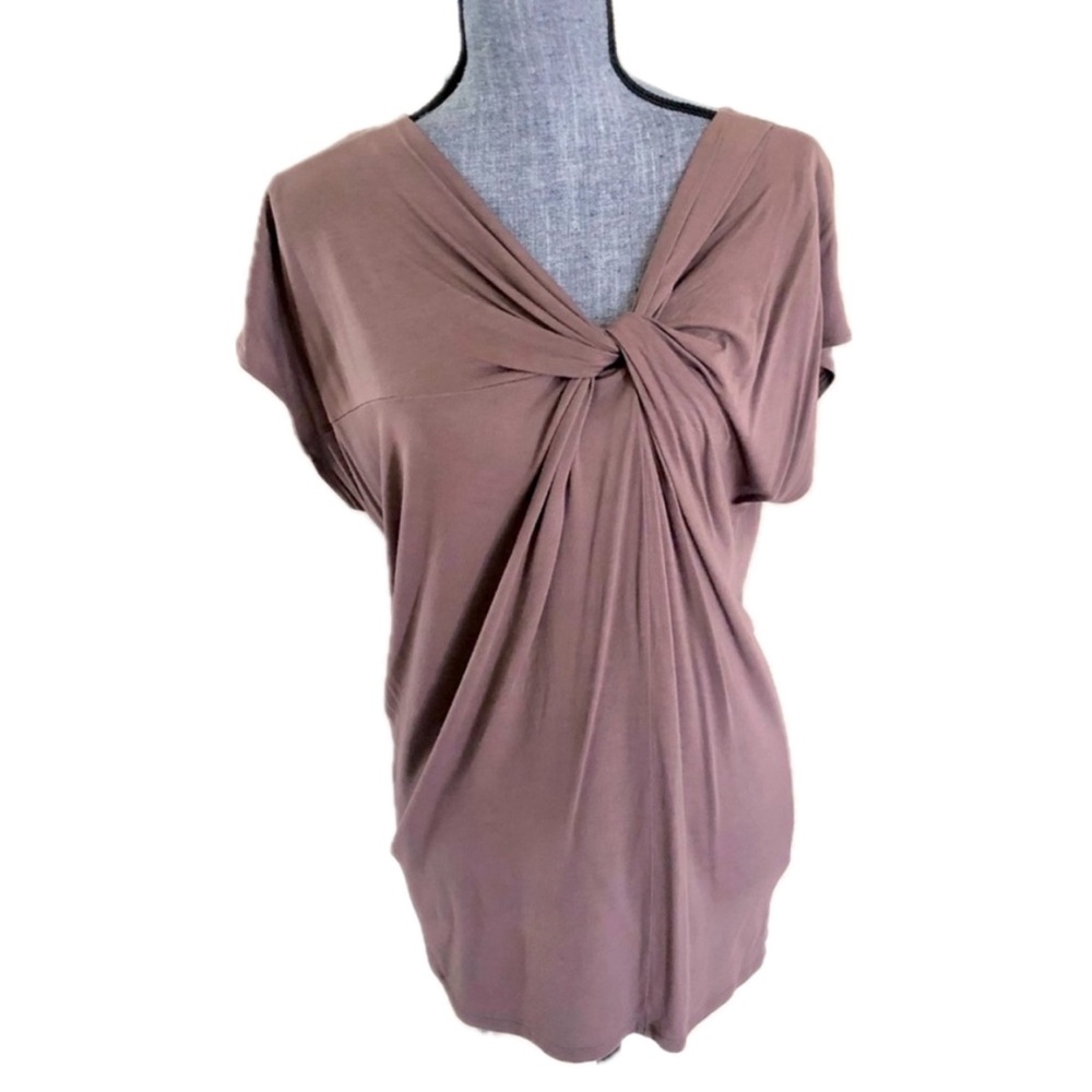 Asymmetrical Twist Front Top